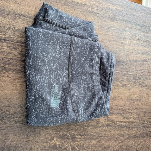 Northface Grey Capri Leggings - Picture 6 of 6